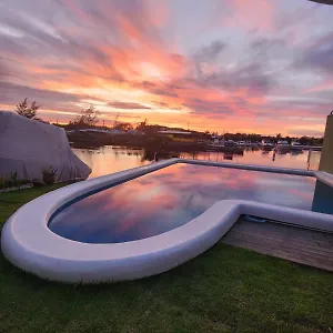 https://suite-a-beira-do-canal-da-marina.cabofriohotels.org